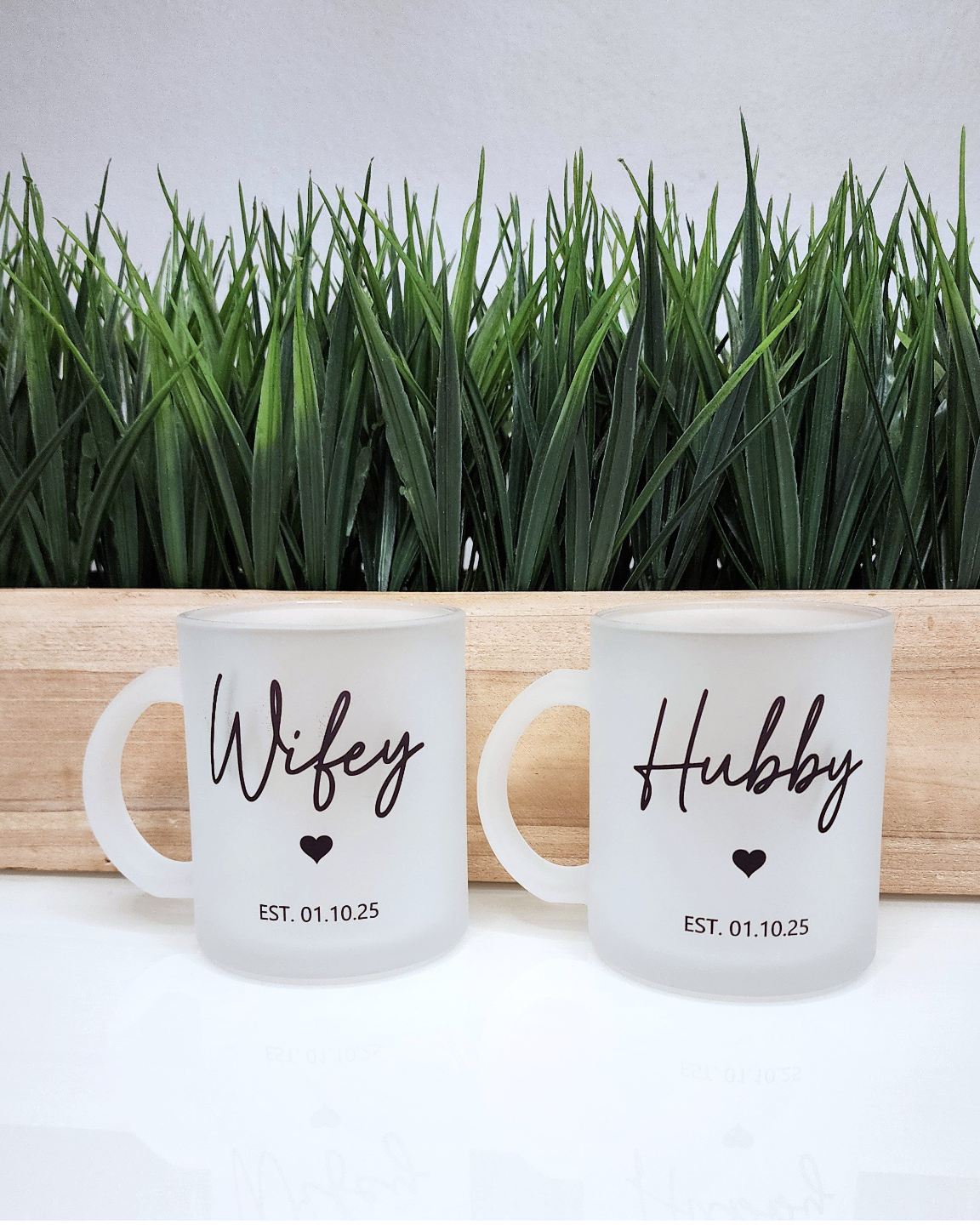 Taza Frosted Wifey and Hubby