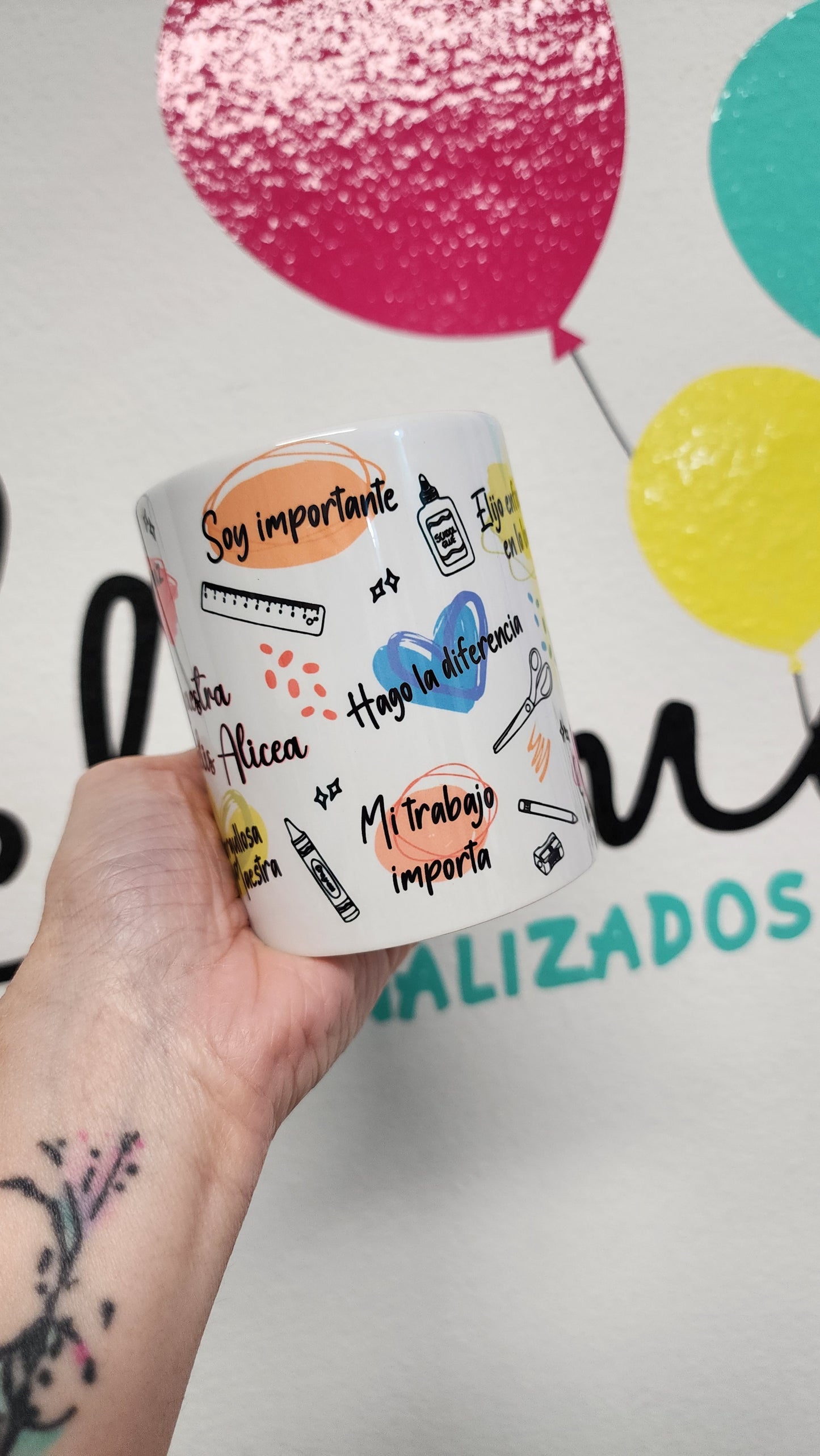 Taza blanca frases positivas Maestra